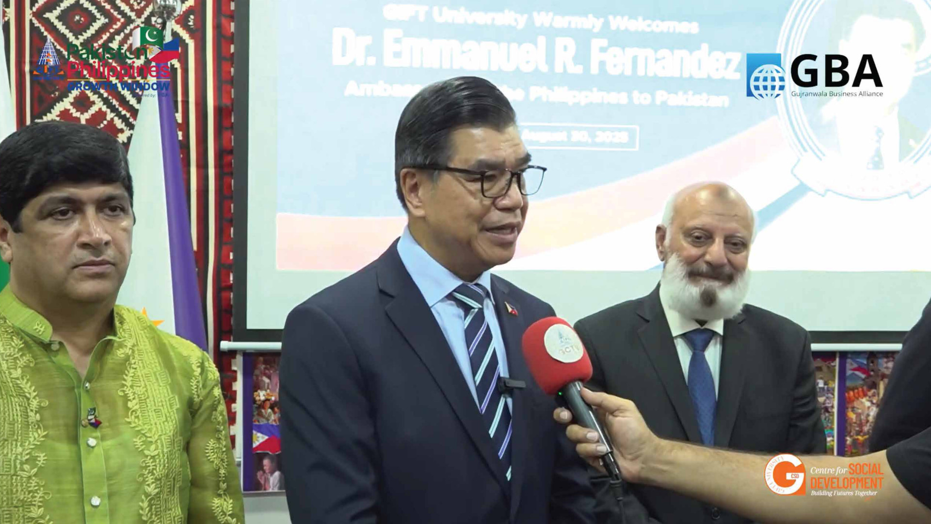 H.E. Dr. Emmanuel R. Fernandez, Ambassador of the Philippine Embassy in Pakistan, at the Pakistan-Philippines Growth Window ceremony